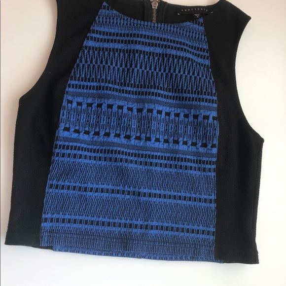 Revolve Sanctuary Blue Geo Crop Shell - Picture 4 of 8